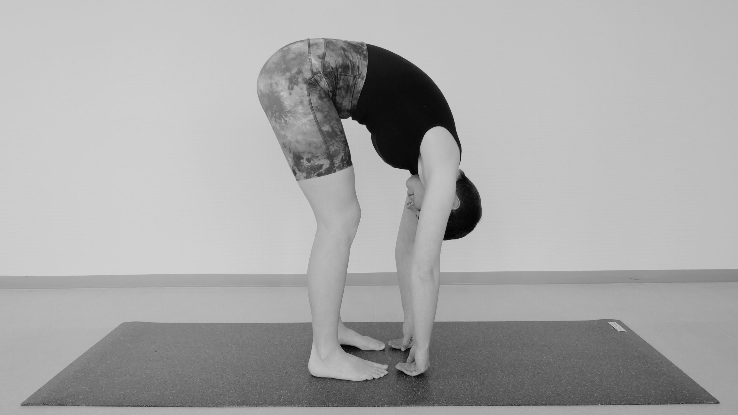 Yin Yoga Asana Baumeln